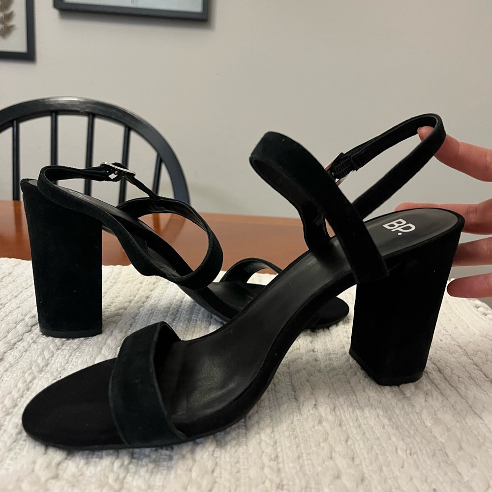 Slingback Black Heels!